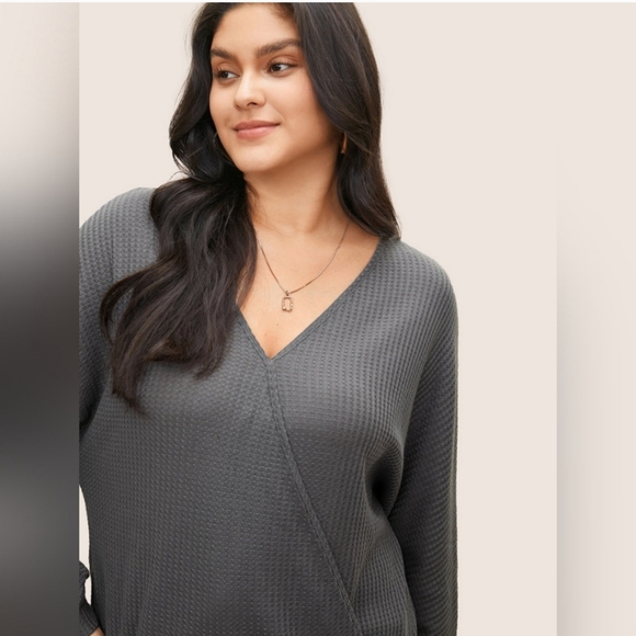 BLOOMCHIC SOLID WAFFLE KNIT WRAP LONG SLEEVE TOP WOMEN'S SIZE 4X - Picture 2 of 11